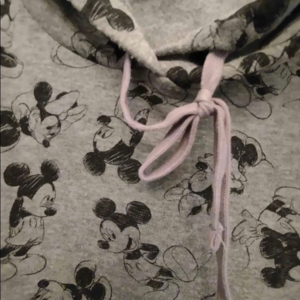 Super soft Mickey and Minnie Disney Crop pullover